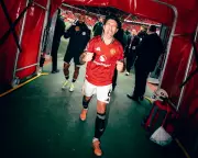 Lisandro Martínez Challenges Critics to Face-to-Face Confrontation