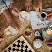 London café note row: Woman 'mortified' after stranger's volume complaint