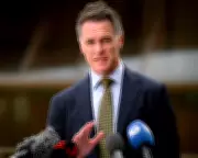 NSW Premier Considers Extra Public Holiday for Anzac Day Long Weekend