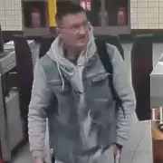 Police Hunt Tube Pervert After Inappropriate Touching on District Line