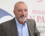 Spanish Author Pérez-Reverte Slams Royal Academy for Yielding to Social Media