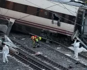 Spanish Rail Crash Probe: Damaged Rail Theory Emerges in Andalusia Derailment