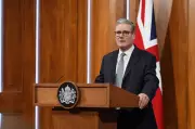 Starmer Urges Calm as Trump's 10% Tariff Threat Sparks UK-US Trade War Fears