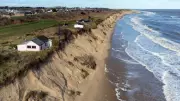 Storm Goretti Forces Hemsby Clifftop Evacuation as 14 Homes Face Imminent Collapse