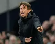 Tottenham Fans Chant for Frank's Sacking After Late West Ham Defeat
