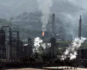 Trump Claims $2bn Venezuela Oil Deal and Revisits Greenland Ambition