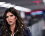 Trump Officials Accused of Spreading Lies After Fatal ICE Shooting of Nurse