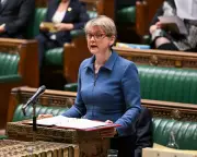 Trump Retreats from Greenland Threat as UK-US Relations Face New Strain