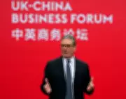 Trump Warns UK Over China Business as Starmer Secures Beijing Deals