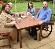 TV Tonight: Kirstie and Phil's Bungalow Battle and Evening's Top Shows