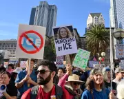 US Protests Erupt Over ICE Killing of Renee Good as Noem Pledges Hundreds More Agents