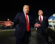 Wall Street Plunges as Trump Tariff Threats Spark Global Market Sell-Off