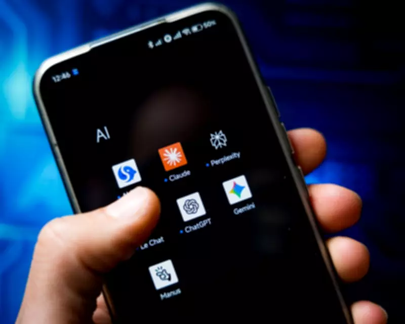 AI in Daily Life: How Chatbots Shape Social Interactions and Decisions