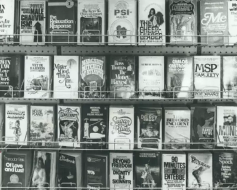 America's Mass-Market Paperback Era Ends as Digital Reading Takes Over