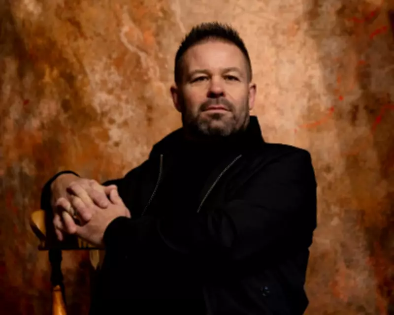 Blind Photographer's Journey: From Sudden Sight Loss in Europe to Artistic Triumph