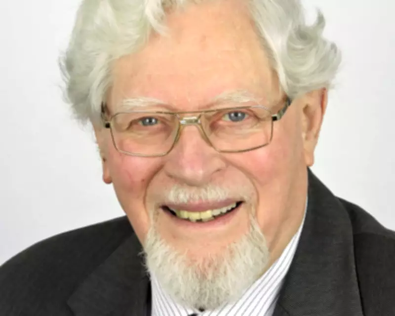 Desmond McConnell: Mineralogist Who Studied Moon Dust and Shaped Earth Sciences