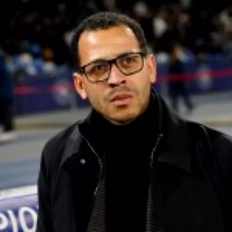 Former Chelsea Star Petit Predicts Bleak Future for Manager Rosenior