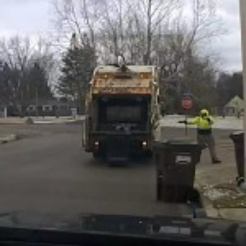 Fugitive Hiding in Bin Jumps Out Seconds Before Being Crushed in Ohio