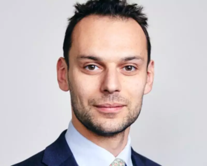 Labour Minister Josh Simons Resigns Over False Journalist Allegations