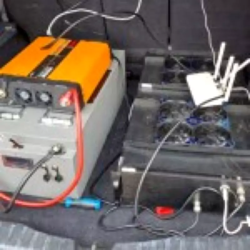 London Gang Used SMS Blasters on Tube to Steal Thousands in Fake Delivery Scam