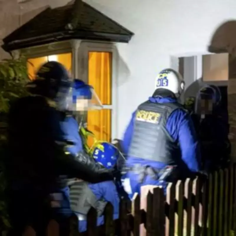 London Police Arrest Four in Pub Phone-Snatching Gang Operation