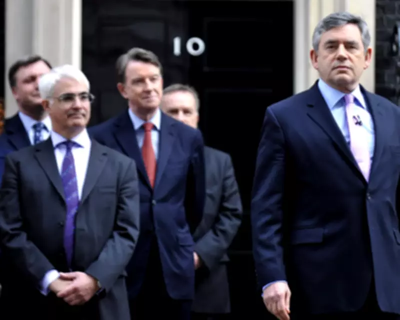 Mandelson's 2009 Bank Collusion Echoes in Labour's Modern Finance Policy