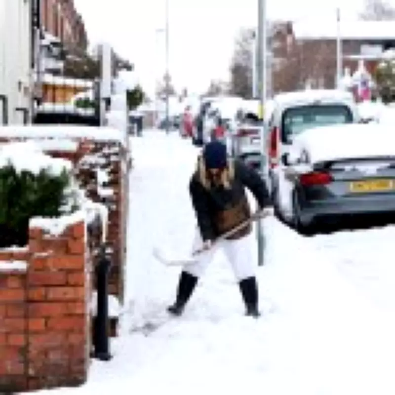 Met Office Issues Yellow Snow Warnings Across UK as Temperatures Plummet