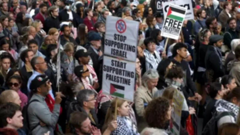 Over 1,000 UK Councillors Sign Palestine Solidarity Pledge Amid Political Tensions