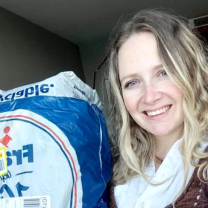 Savvy Traveler Ships Clothes for £2.59 to Dodge Ryanair's £30 Baggage Fee