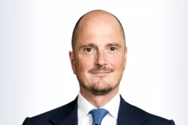 Standard Chartered CFO's Sudden Exit to Apollo Triggers Share Price Slump