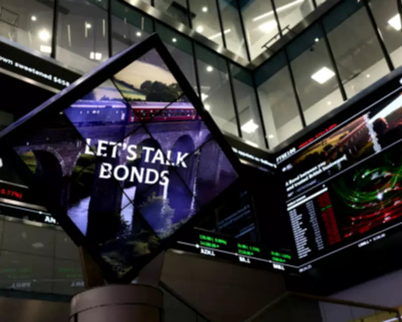 UK Borrowing Costs Climb Amid Political Uncertainty Following Key Resignations