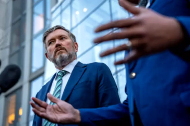 US Congressman Threatens to Name Six Men in Epstein Files Under Privilege