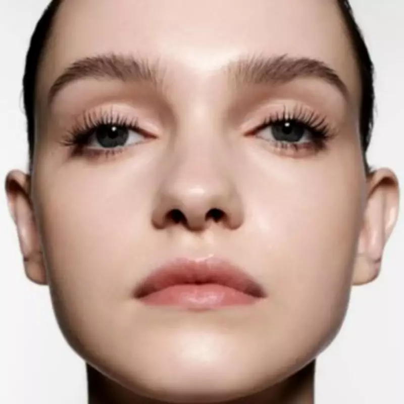 Victoria Beckham's Vast Lash Mascara: Long-Lasting Yet Water-Removable