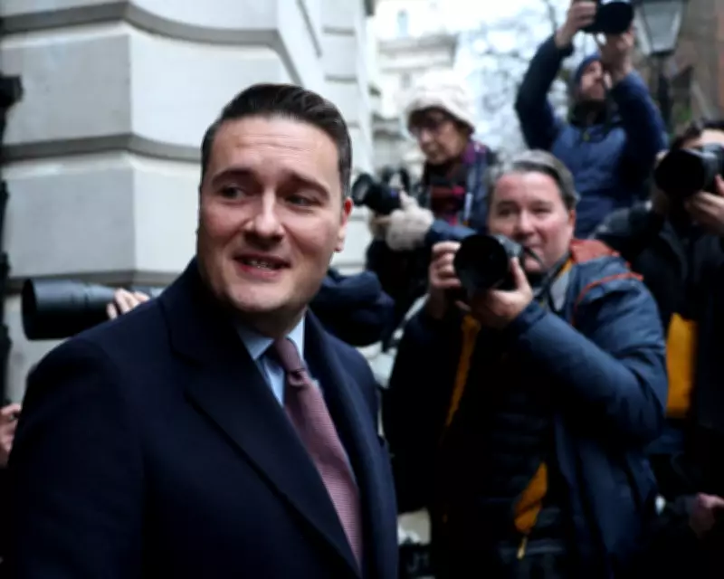 Wes Streeting Poised for Leadership Challenge Despite Public Unity with Starmer
