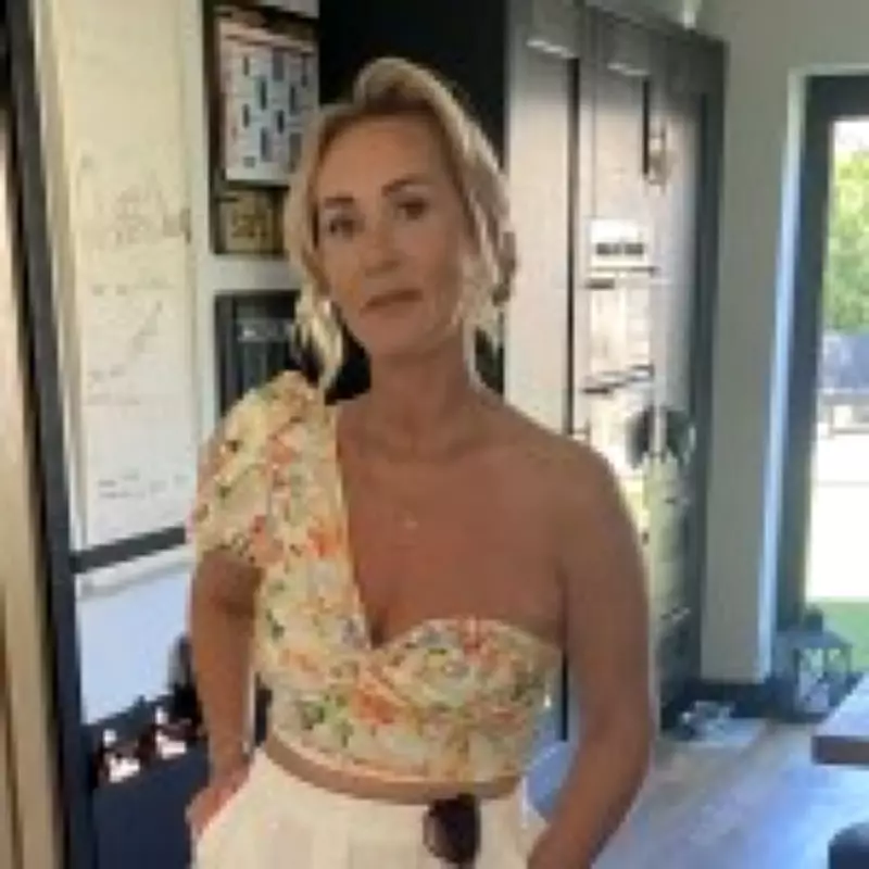 Woman's Near-Fatal Experience with Counterfeit Ozempic Bought on Facebook