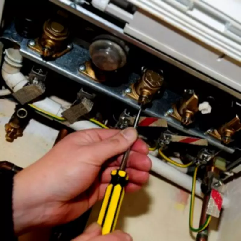 Woolwich 'Gas Engineer' Jailed for Illegal Boiler Installation Endangering Pensioner