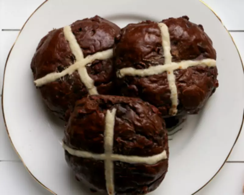 Woolworths Chocolate Hot Cross Buns Score Record 95% in Choice Taste Test