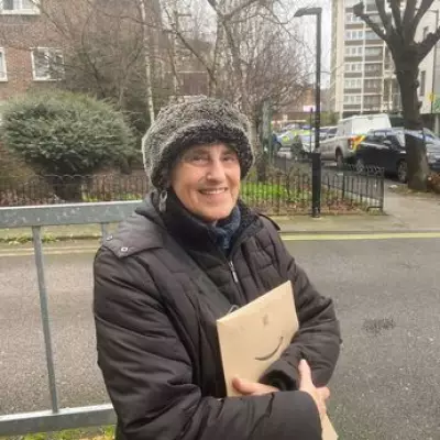 Hoxton Stabbing Leaves Residents 'Shocked and Scared' as Bloody Car Found at Scene