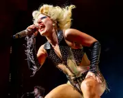 Amyl and the Sniffers Face US Legal Battle as Photographer Countersues