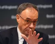 Bank of England Holds Rates in 5:4 Split as Bailey Casts Decisive Vote