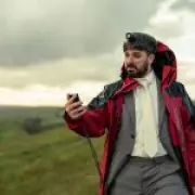 Cult Comedy Everyone Else Burns Climbs Netflix Charts After Quiet Debut