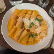 Ed Sheeran's London Restaurant Review: £20 Pasta Disappoints at Bertie Blossoms