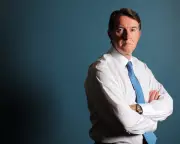 Lib Dems Demand FCA Probe into Mandelson's Epstein Emails for Insider Trading
