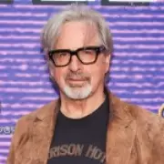 Lizzie McGuire Star Robert Carradine Dies at 71 After Bipolar Disorder Battle