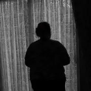 London Woman Breaks Silence on 1990s Grooming Gang Abuse and Alleged Police Inaction