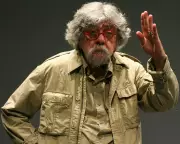 Philippe Gaulier's Clown Philosophy: Embracing Ridiculousness as a Life Lesson