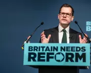 Reform UK's Jenrick Announces Major Policy Shift on Two-Child Benefit Cap