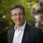 Royal Florist Urges Ban on Floral Foam Over Environmental Damage