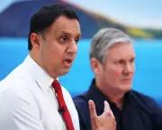 Sarwar's Starmer Attack: Scottish Labour's High-Stakes Gamble