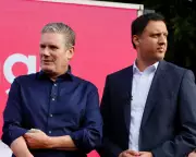 Sarwar's Swift U-Turn: Now Welcomes Starmer to Scotland After Resignation Call